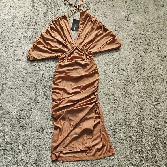 Fashion Nova ruched dress NWT - Picture 10 of 16